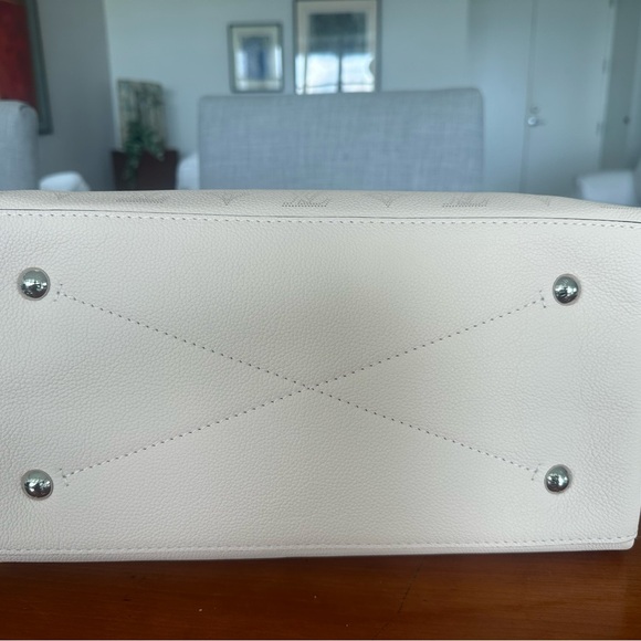 Louis Vuitton SOLD - Picture 4 of 9